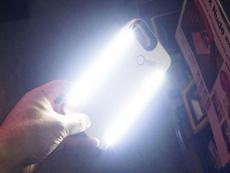 Японцы сделали чехол для iPhone 7 Plus со встроенным «прожектором»