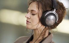 Почему Lightning-наушники лучше стандартных?