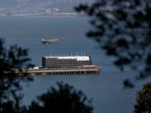 К сожалению, не дом для динозавра: Google раскрыла загадку своих гигантских барж