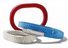 Названы самые опасные фитнес-браслеты