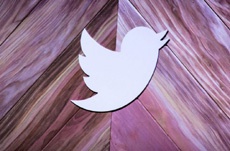 Компания Twitter нарастила пользовательскую базу, но всё ещё остаётся убыточной