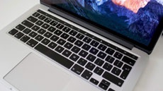OLED-панель вместо клавиш в MacBook, это удобно?