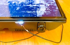 Фонарик стал ремонтником электроники