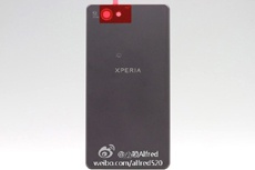 «Шпионские» фото Sony Xperia Z2 Compact подтверждают схожесть дизайна со старшей моделью