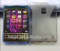 BlackBerry Q30 с гибридной клавиатурой засветился на фото