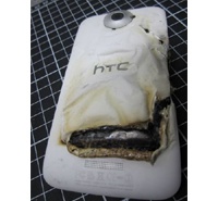 HTC One X загорелся во время зарядки