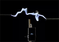 Смартфоны притягивают молнии?