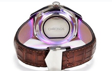 Новый гаджет превратит любые аналоговые наручные часы в цифровые