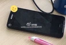 Прототип смартфона Motorola засветился на фото