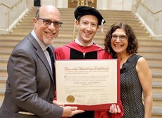 Цукерберг спустя 12 лет завершил учебу в Гарварде