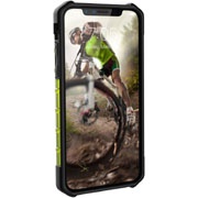 iPhone 8 в защитном чехле