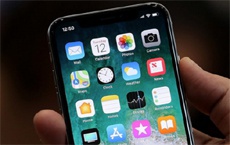 iPhone X сможет запомнить только одно лицо