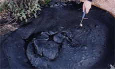 Ученые повысили эффективность аккумуляторов, добавив в них немного асфальта