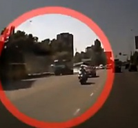 В соцсетях появилось видео столкновения одесского трамвая и самосвала