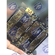 Фото дня: системная плата смартфона iPhone 7