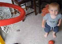 Уникальный 2-летний малыш покорил Интернет