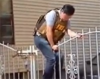 Конфуз агента ФБР стал хитом Интернета