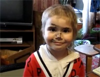 Видео с маленькой девочкой, которая сама подстриглась взорвало интернет