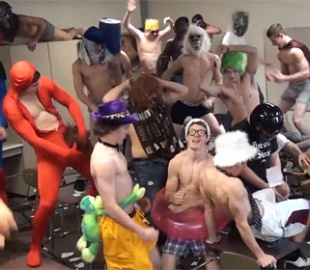 Школьников отстранили от занятий за клип в стиле Harlem Shake