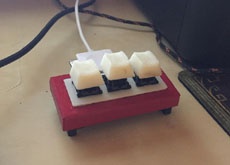 Школьник собрал пульт управления плеером Winamp