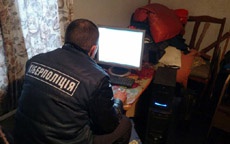 Кіберполіцейські затримали інтернет-шахрая, який «приганяв» автомобілі із-за кордону