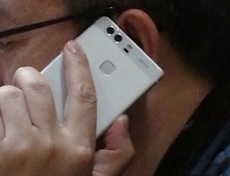 Президент Huawei случайно рассекретил новый флагман с двойной камерой