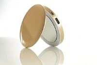 Карманное зеркальце Pearl способно зарядить ваш смартфон