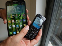 Alcatel Pop Mega - смартпэд с классическим мобильным телефоном в комплекте