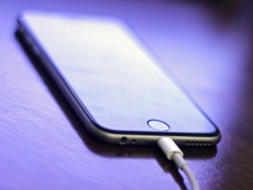 В Apple iPhone 7 может появиться технология зарядки по воздуху