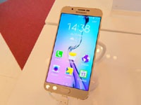 Samsung Galaxy A8 (2016) засветился на «живых» снимках