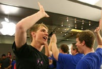 Apple аплодирует разрешению однополых браков в США