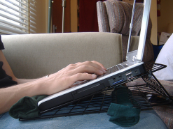 9 стильных подставок для лэптопов (фото)