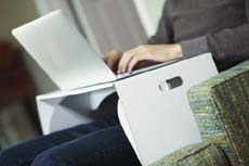 Lapdeck - картонный раскладной стол для ноутбука