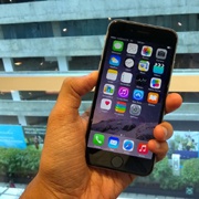 С ним не так грустно — история покупки iPhone