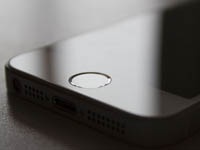 Apple iPhone 6: изображение фронтальной панели смартфона