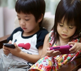 Информация на смартфонах подростков будет фильтроваться