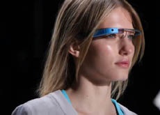 Проект Google Glass переименовали в Project Aura