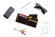 XS powercard – внешний аккумулятор для iPhone с флешкой