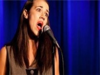 Размалеванную певицуа без голоса Сеть сделала звездой в Америке