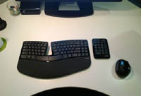 Microsoft выпустила комплект из мыши и клавиатуры необычной формы