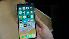Китайцы уже ходят с iPhone X
