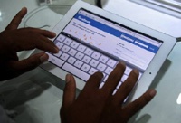 Facebook откладывает обновление политики использования данных