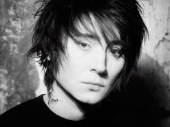 Новый альбом Земфиры появится в Сети накануне официального релиза