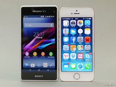 Компактная версия Sony Xperia Z1 против iPhone 5S на фото