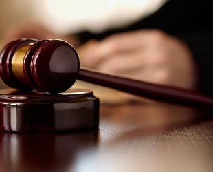 Повестку в суд европейцам отправят через Facebook