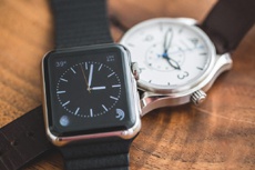 Мода на Apple Watch заставила производителей механических часов выпускать умные модели