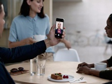 Apple научит смартфоны понимать, что происходит на фотографии