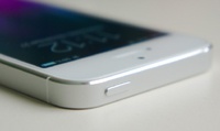 Apple запустила программу по бесплатной замене кнопок выключения iPhone 5