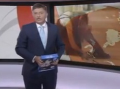 Ведущий «Би-Би-Си» перепутал пачку бумаги с iPad