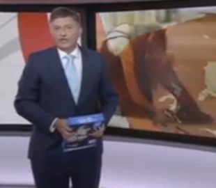 Ведущий «Би-Би-Си» перепутал пачку бумаги с iPad